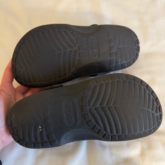 Crocs Classic Clogs Black Slip-On Comfort Shoes Unisex Size J6 / Women’s 8 - Picture 8 of 9